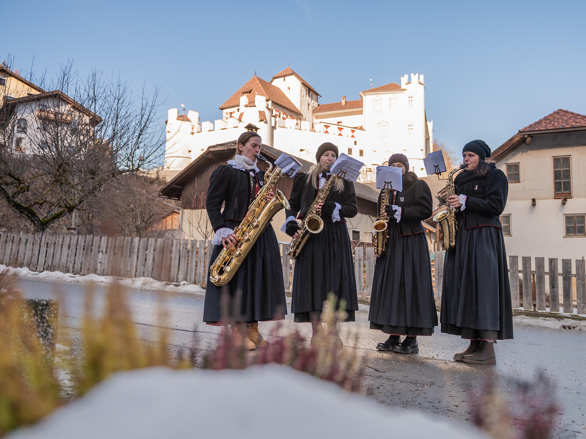 Weihnachtsblasen in allen 5 Fraktionen der Gemeinde Kiens - Dolomitenregion Kronplatz - #2 - suedtirol.info