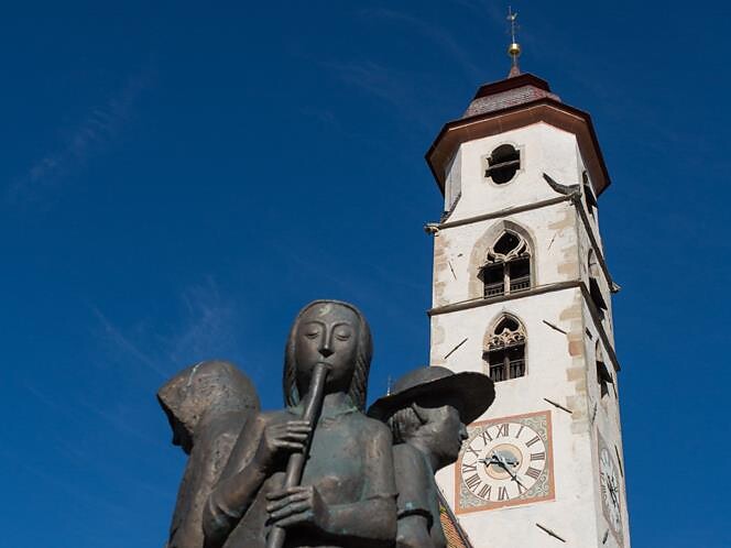 Mercato settimanale a Nova Ponente Nova Ponente 2 suedtirol.info