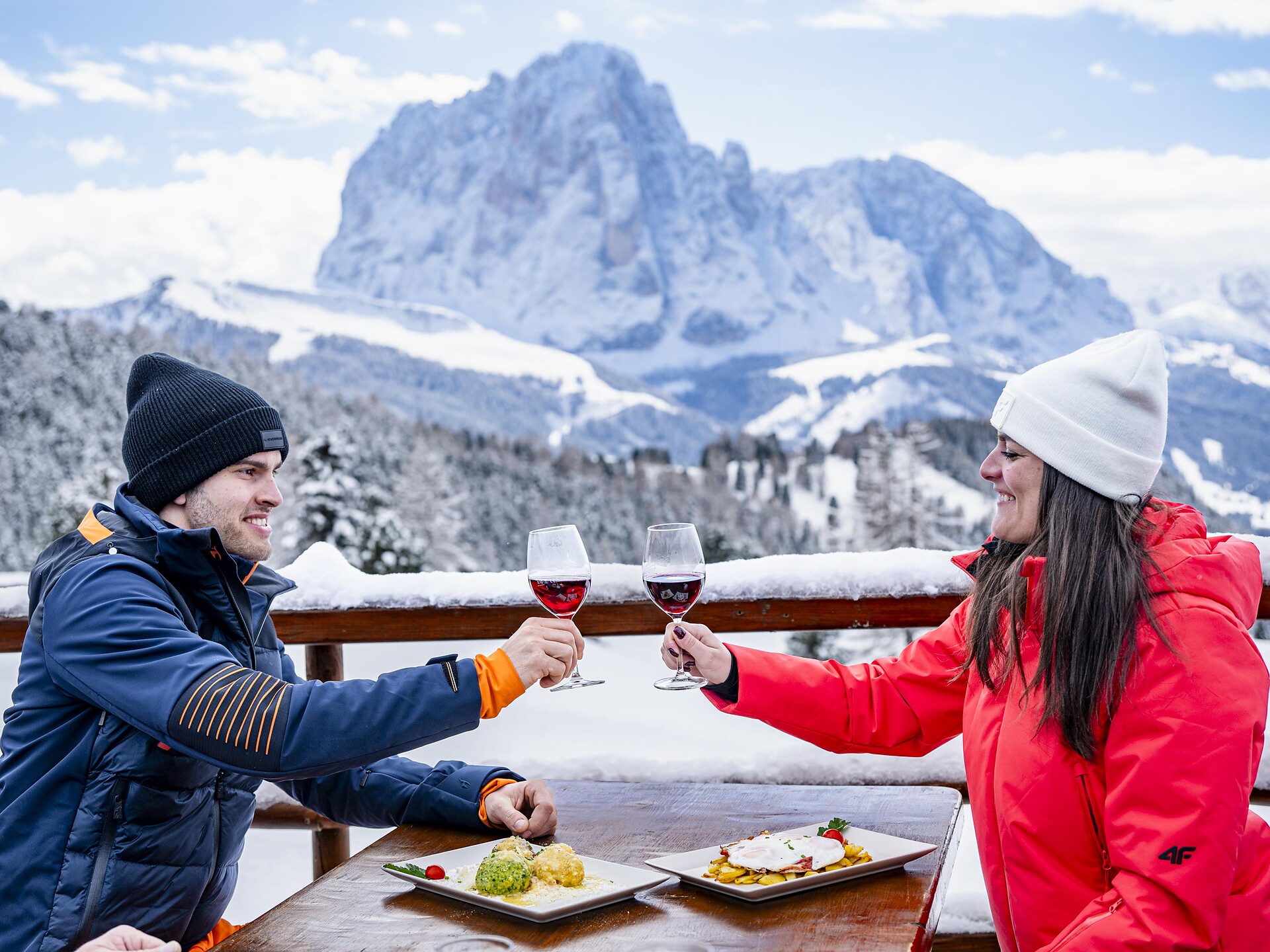 Wine and Views: Savor Nature, Embrace the Winter Wonderland - Dolomites Region Val Gardena - #1 - suedtirol.info
