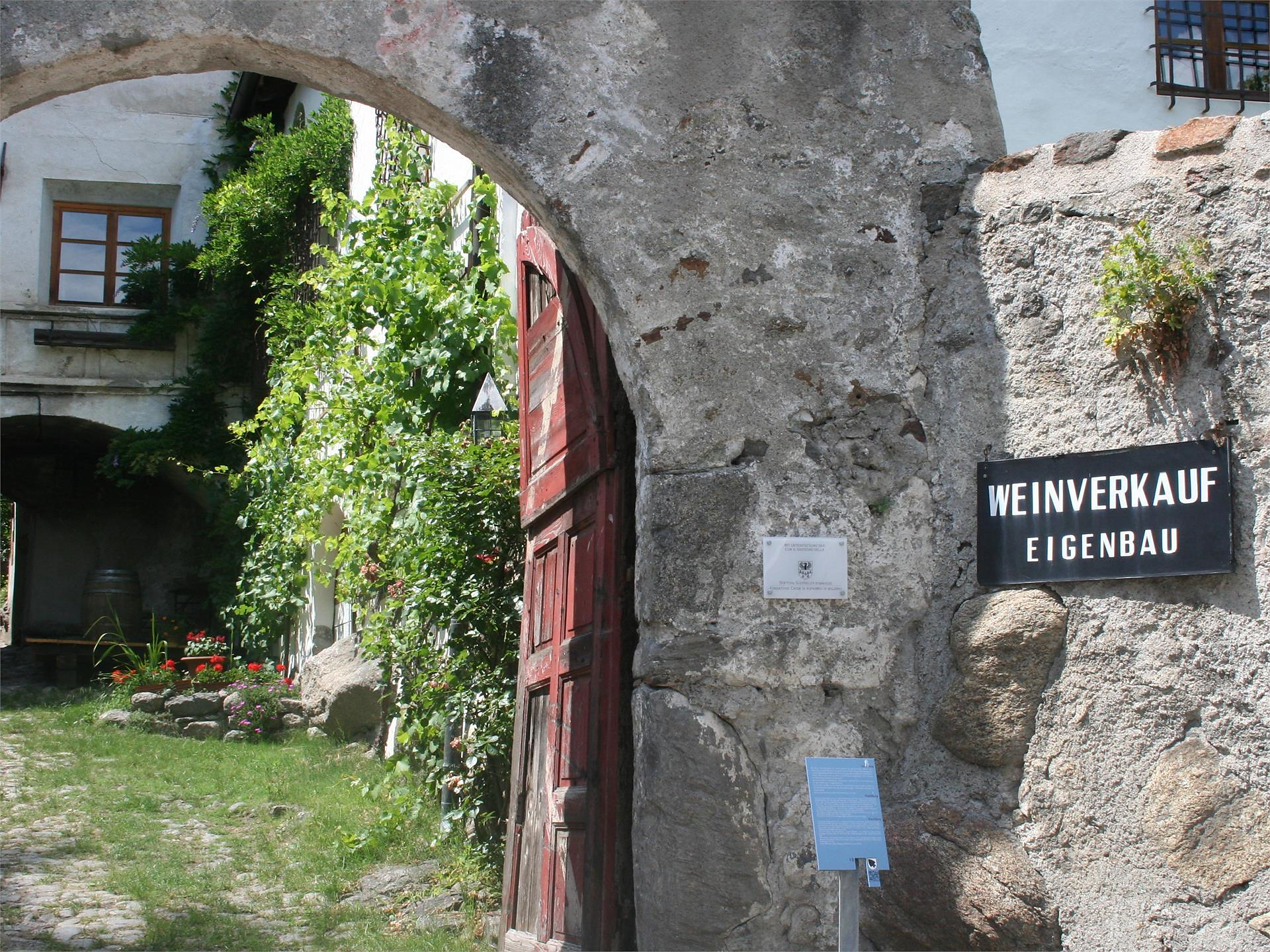 Wine tasting seminar in the castle Stachlburg Partschins/Parcines 2 suedtirol.info