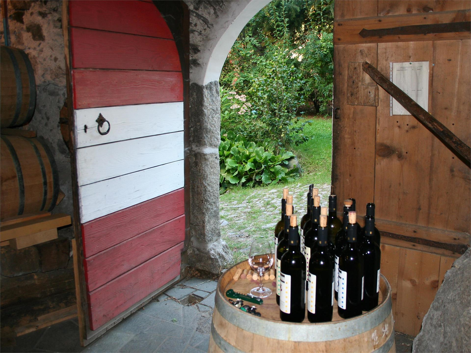 Wine tasting seminar in the castle Stachlburg Partschins/Parcines 3 suedtirol.info
