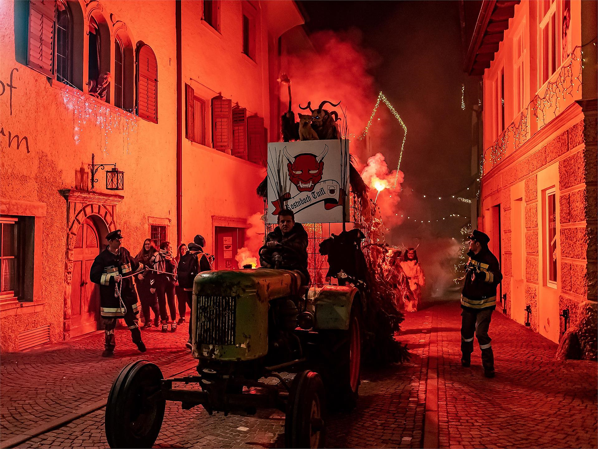 Natale a Caldaro - Sfilata dei "Krampus" dei Rostnboch Tuifl - Strada del Vino - #1 - suedtirol.info