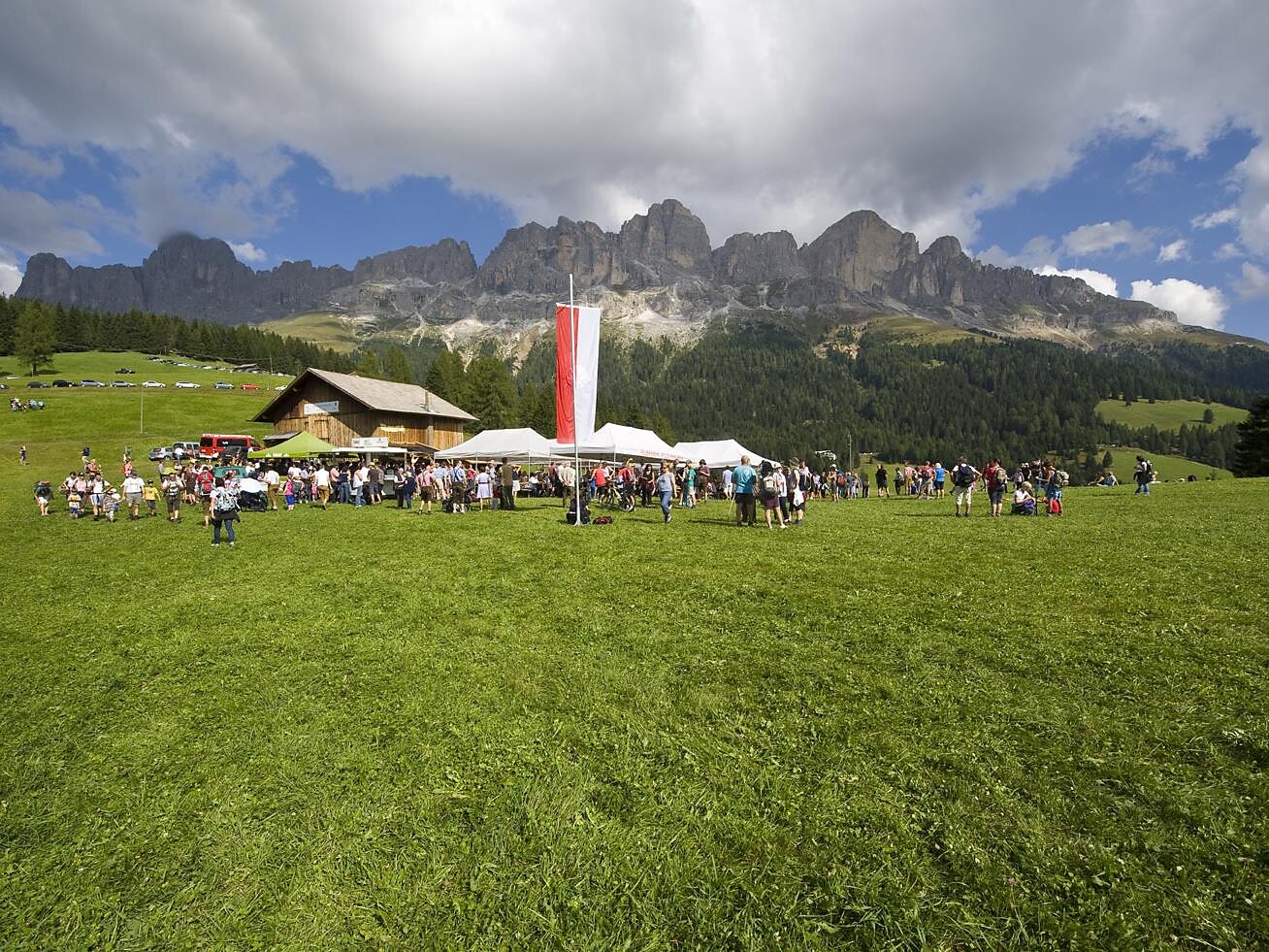 XXII. Passeggiata Re Laurino - Regione dolomitica Val d'Ega - #1 - suedtirol.info