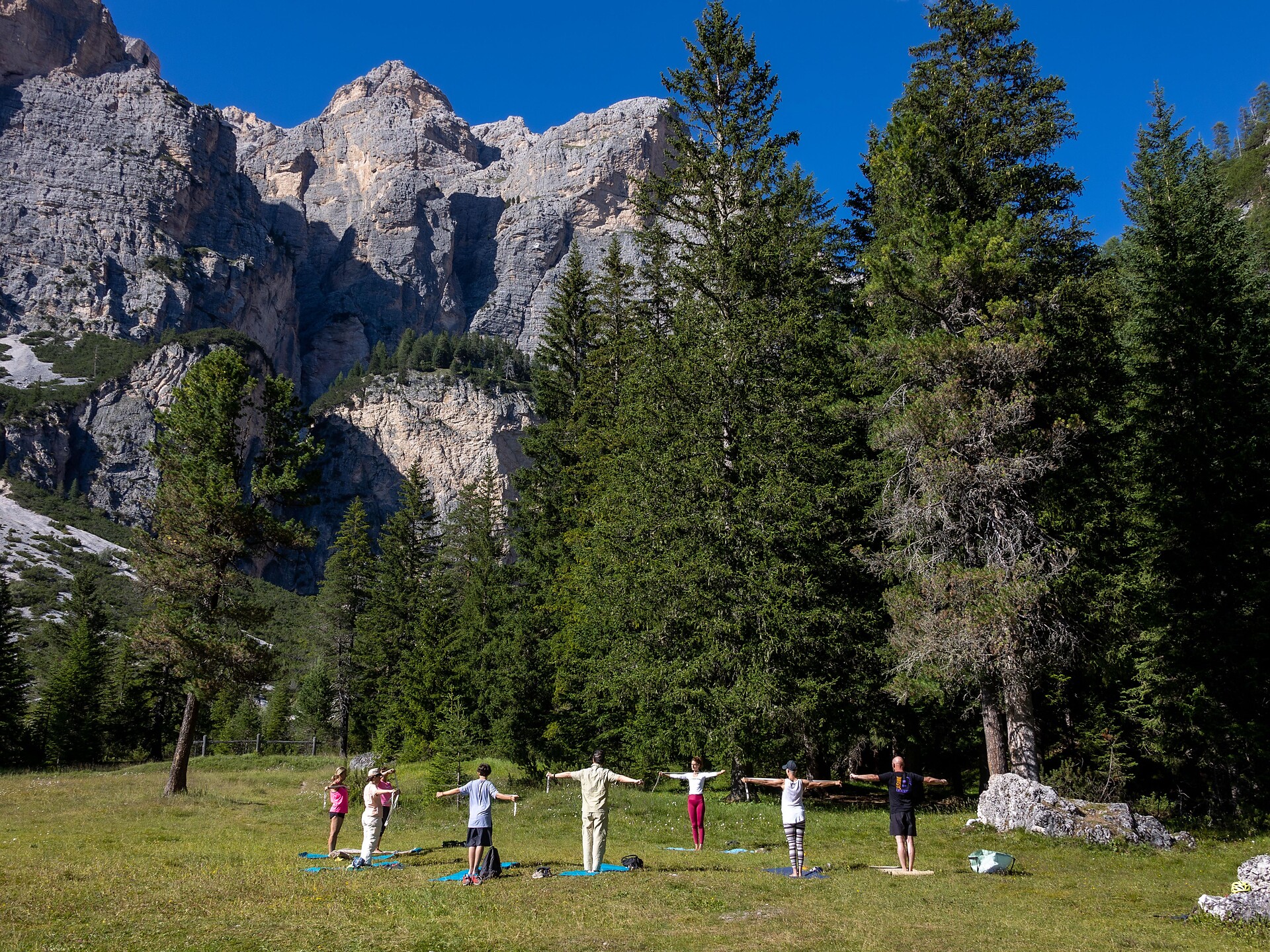 Yoga tra i colori dell’autunno - Regione dolomitica Alta Badia - #1 - suedtirol.info