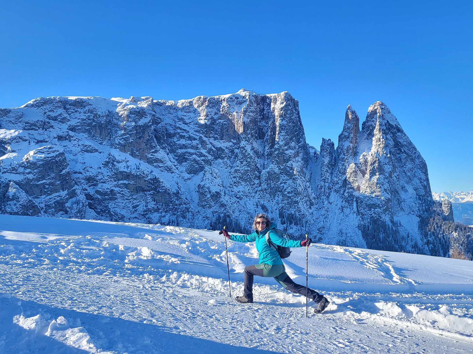 Yoga Walking on the snow with Arianna Paccagnella - Dolomites Region Seiser Alm - #2 - suedtirol.info