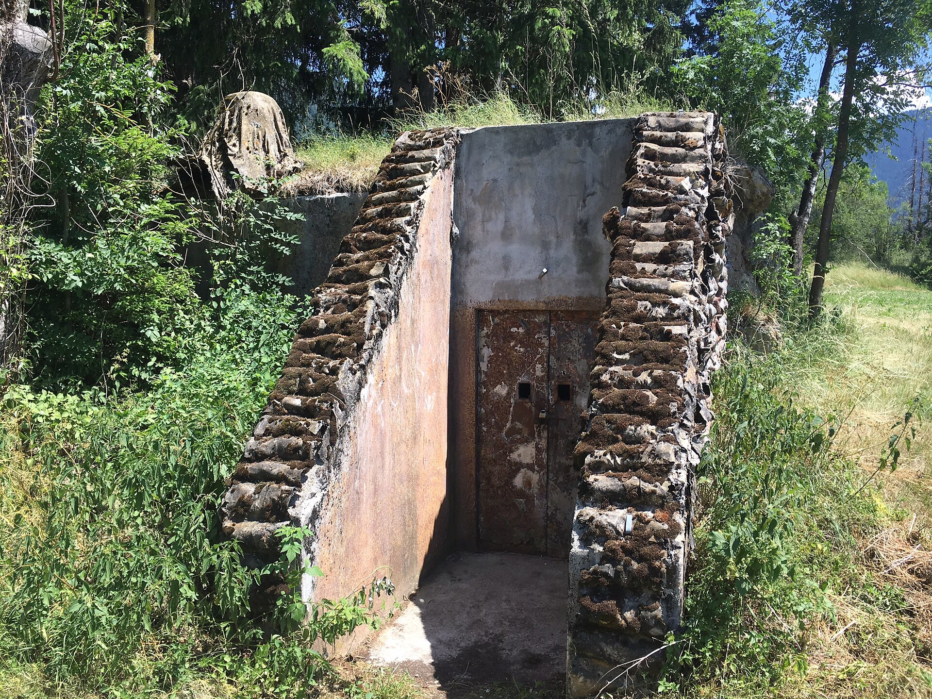 Tracce del tempo: un tour di scoperta storica con visita al bunker Rasun Anterselva 1 suedtirol.info
