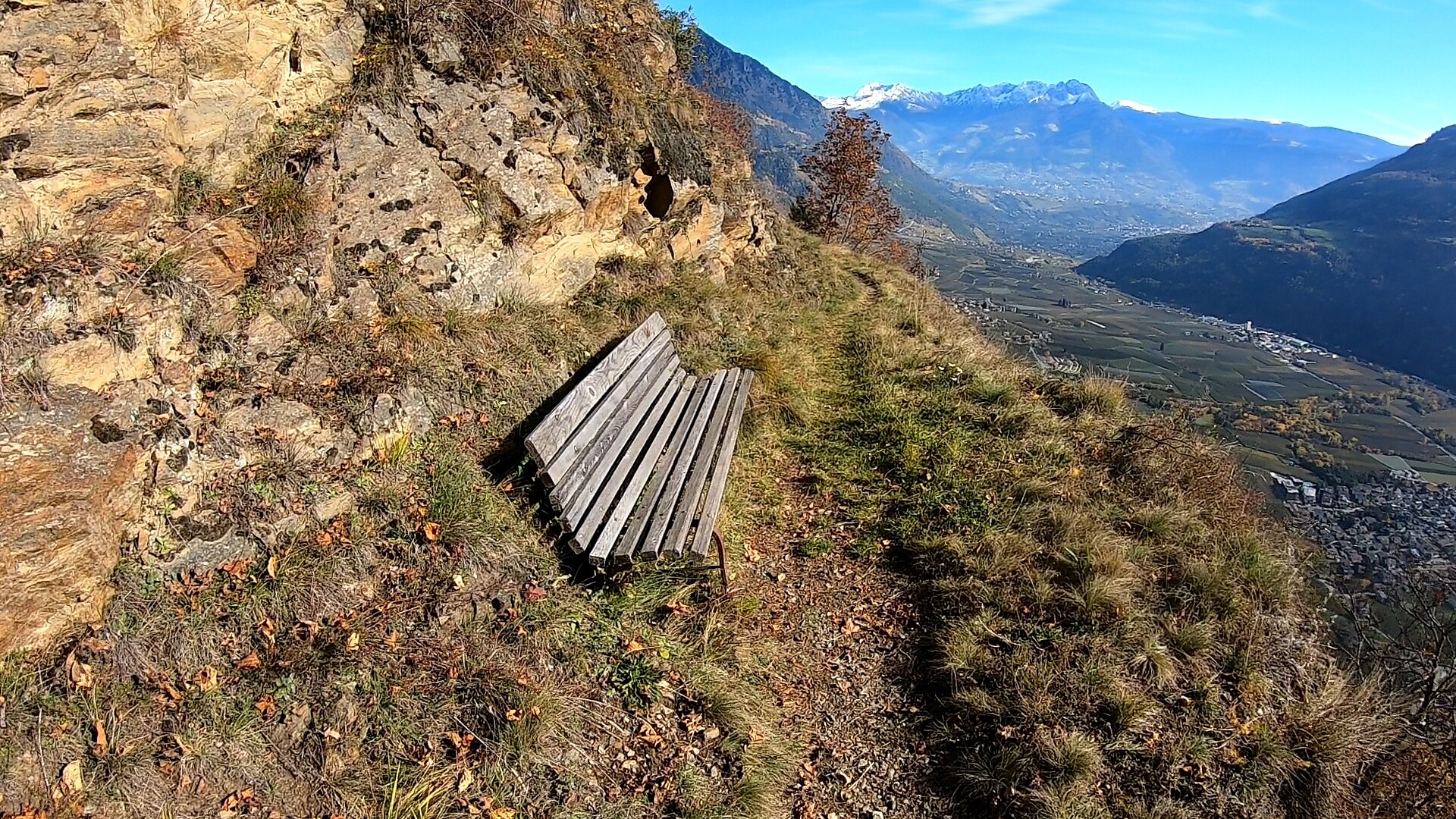 Auf dem Meraner Höhenweg West zu den Höfen am Partschinser Sonnenberg