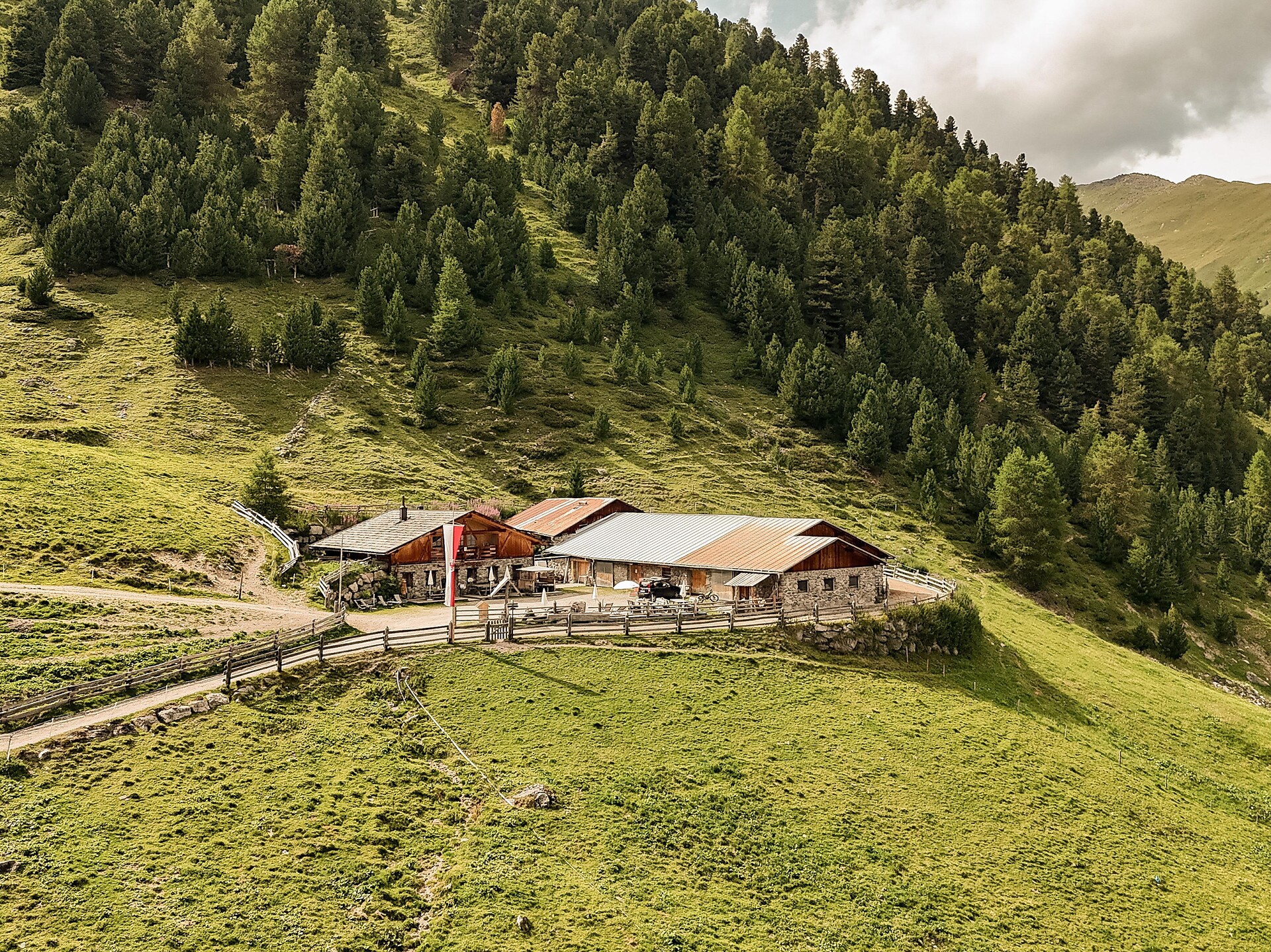 Alpine pasture/hut hike Laatscheralm - Vinschgau/Val Venosta - #1 - suedtirol.info