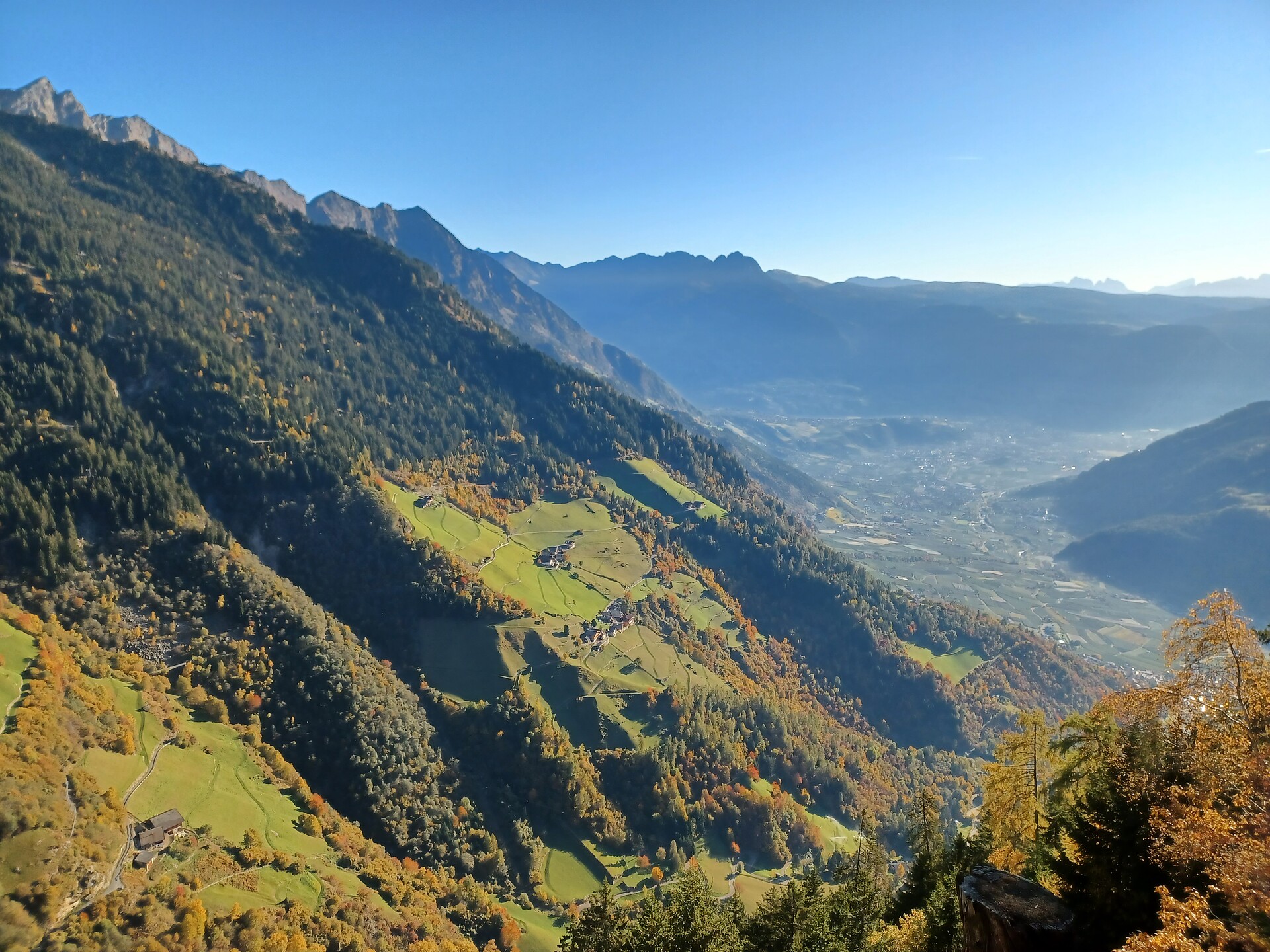 On the Merano High Mountain Trail to the Alpine hiking trail Waterfall