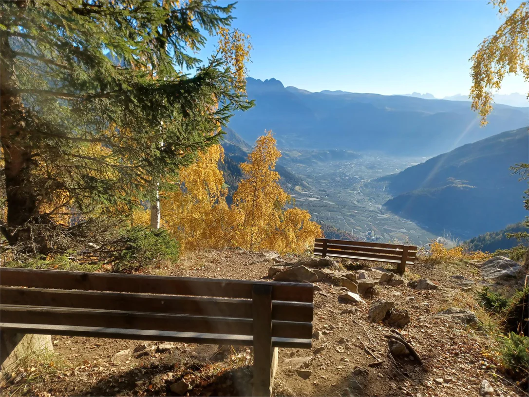 On the Merano High Mountain Trail to the Alpine hiking trail Waterfall