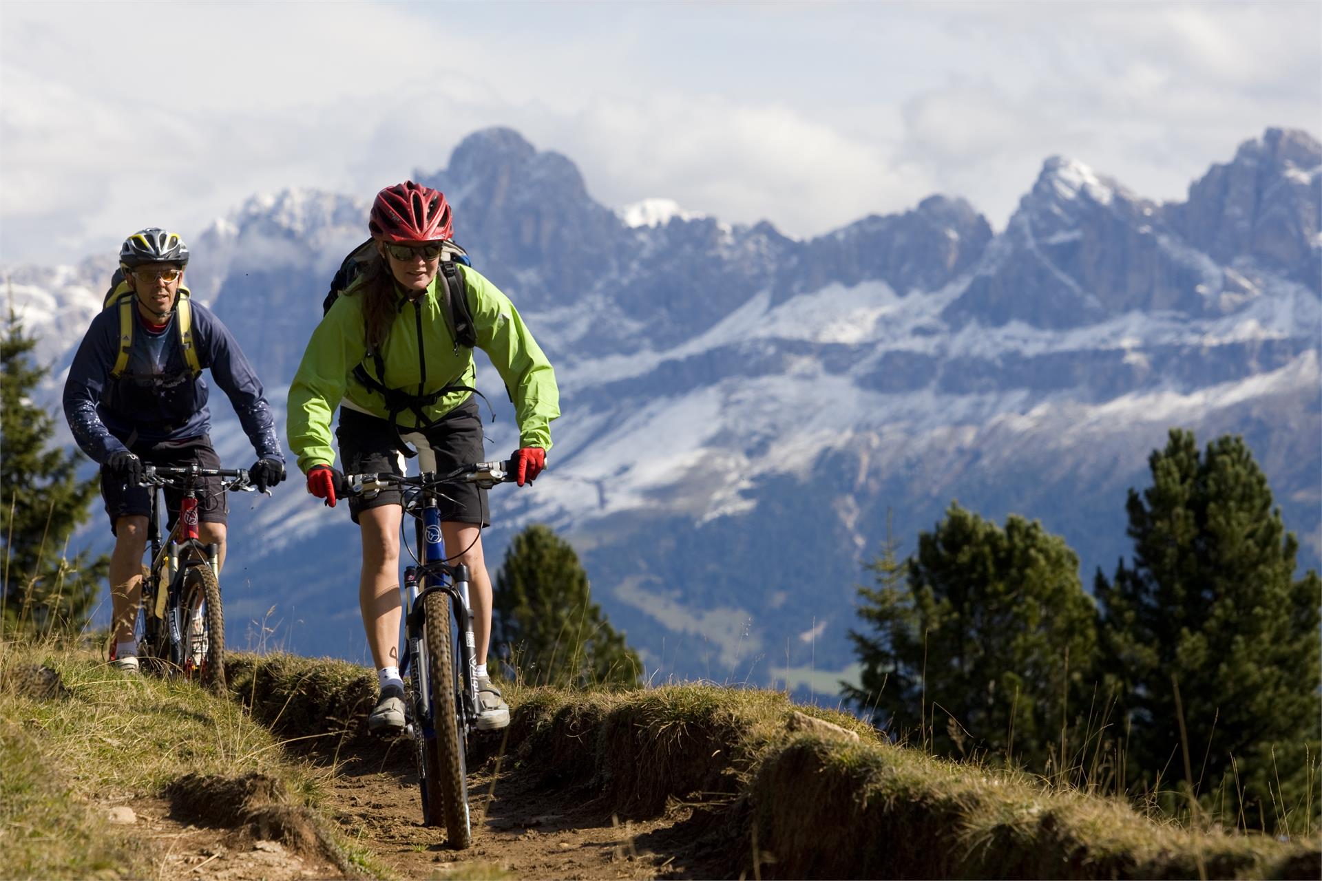 Almrundwanderung Jochgrimm  4 suedtirol.info