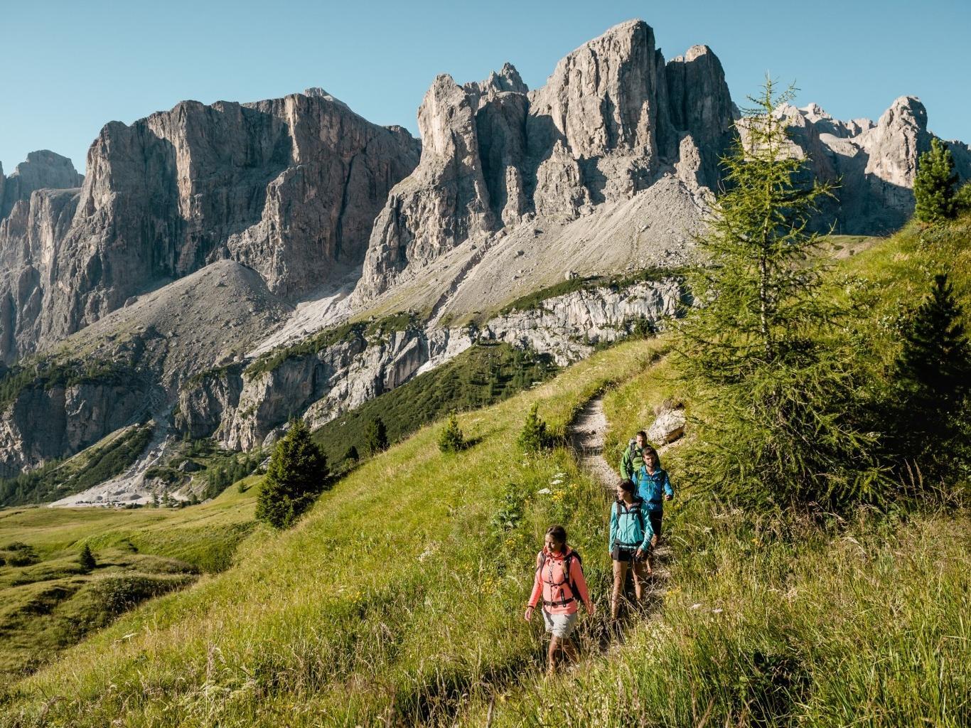Alla scoperta della leggenda "Il Salvan del passo Gardena" Corvara 1 suedtirol.info