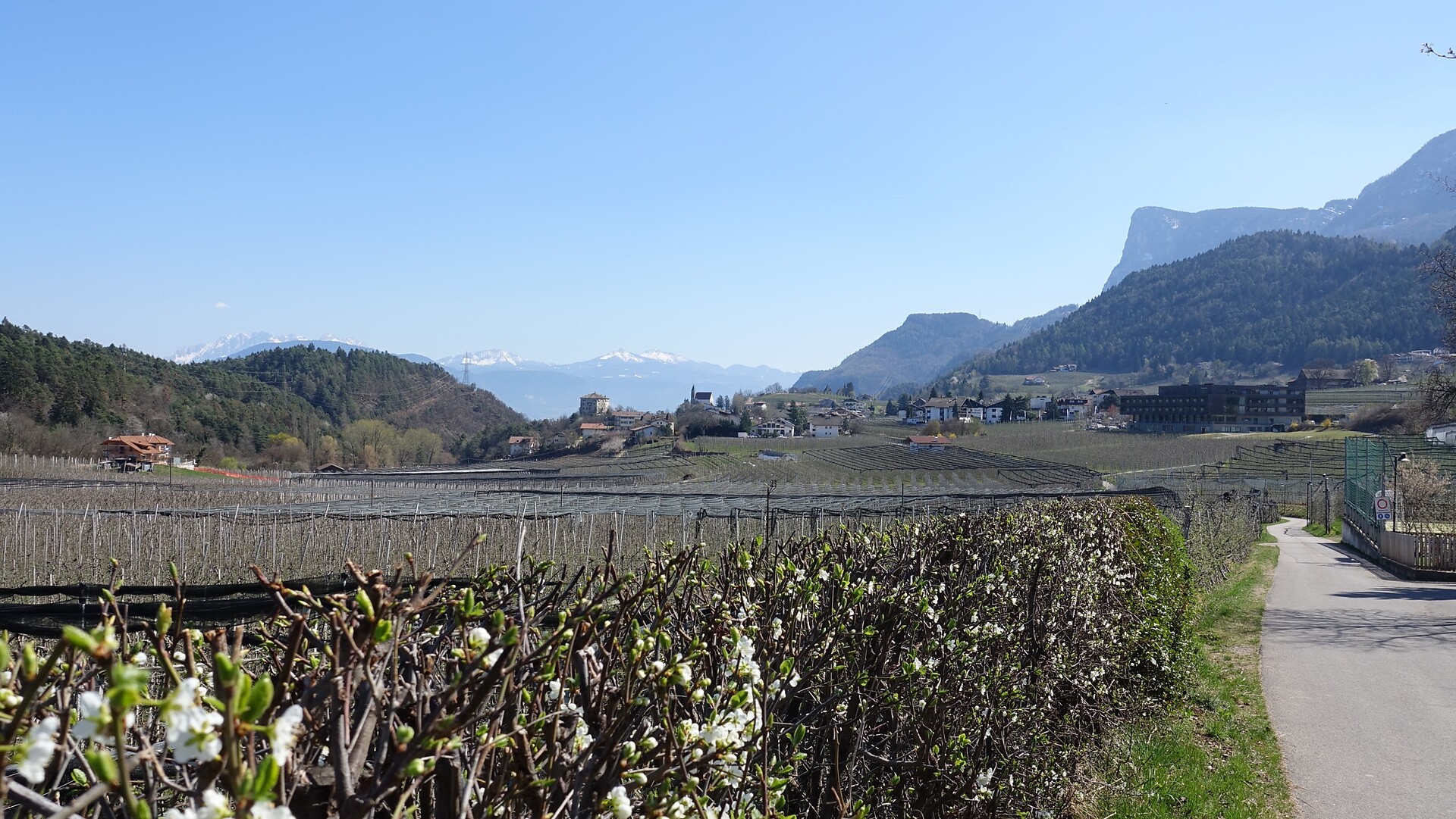 Unterer Wiesenweg Blick nach Prissian