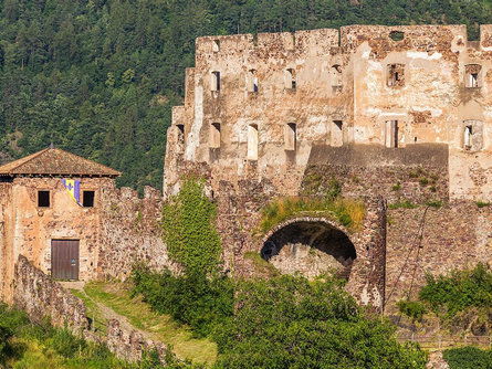 Sentiero dei castelli "Castelronda" San Genesio variazioine B Terlano 3 suedtirol.info