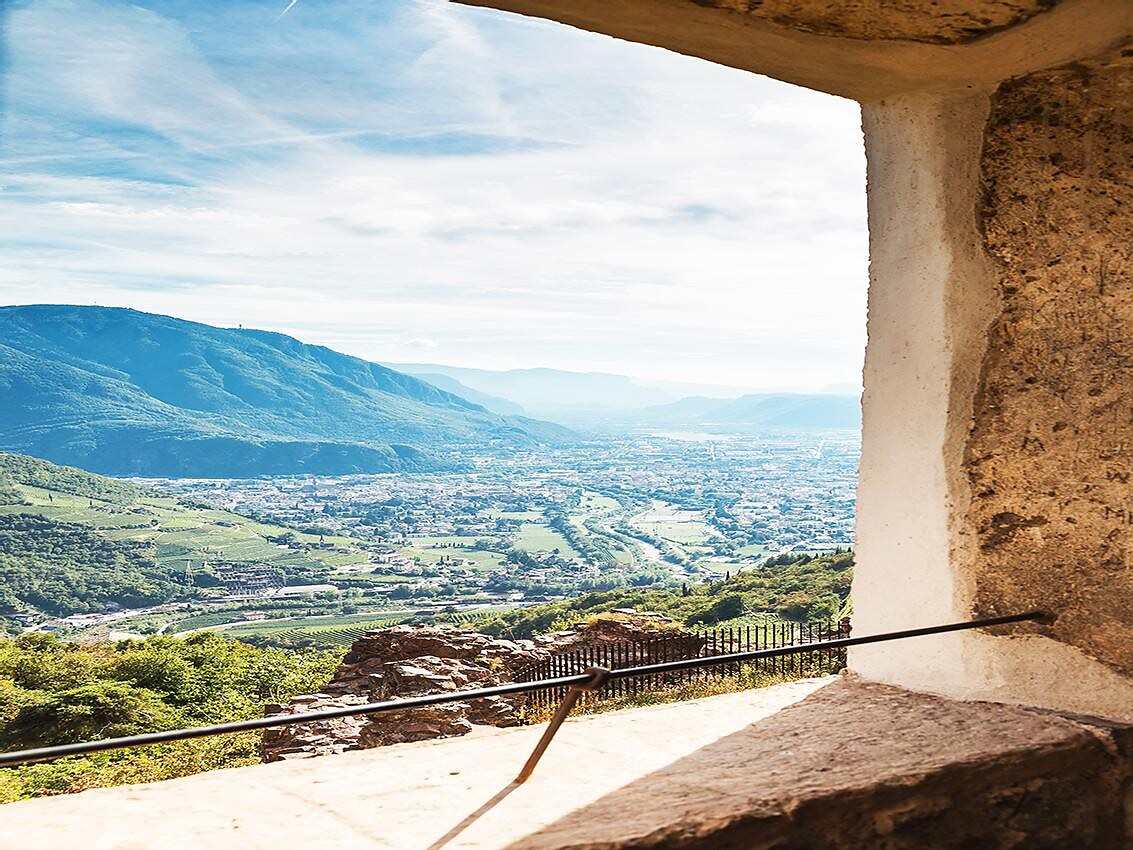 Sentiero dei castelli "Castelronda" San Genesio variazioine B Terlano 2 suedtirol.info