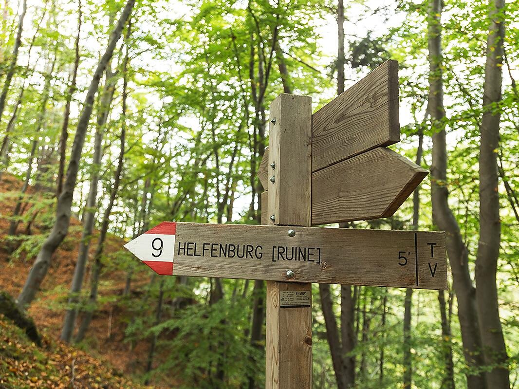 Sentiero dei castelli "Castelronda" San Genesio variazioine B Terlano 13 suedtirol.info
