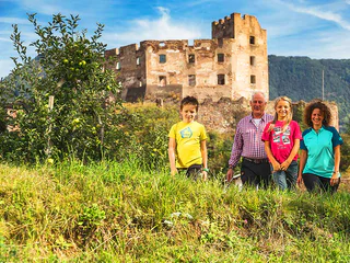 Burgenweg Schloss Rafentein Panorama Jenesien