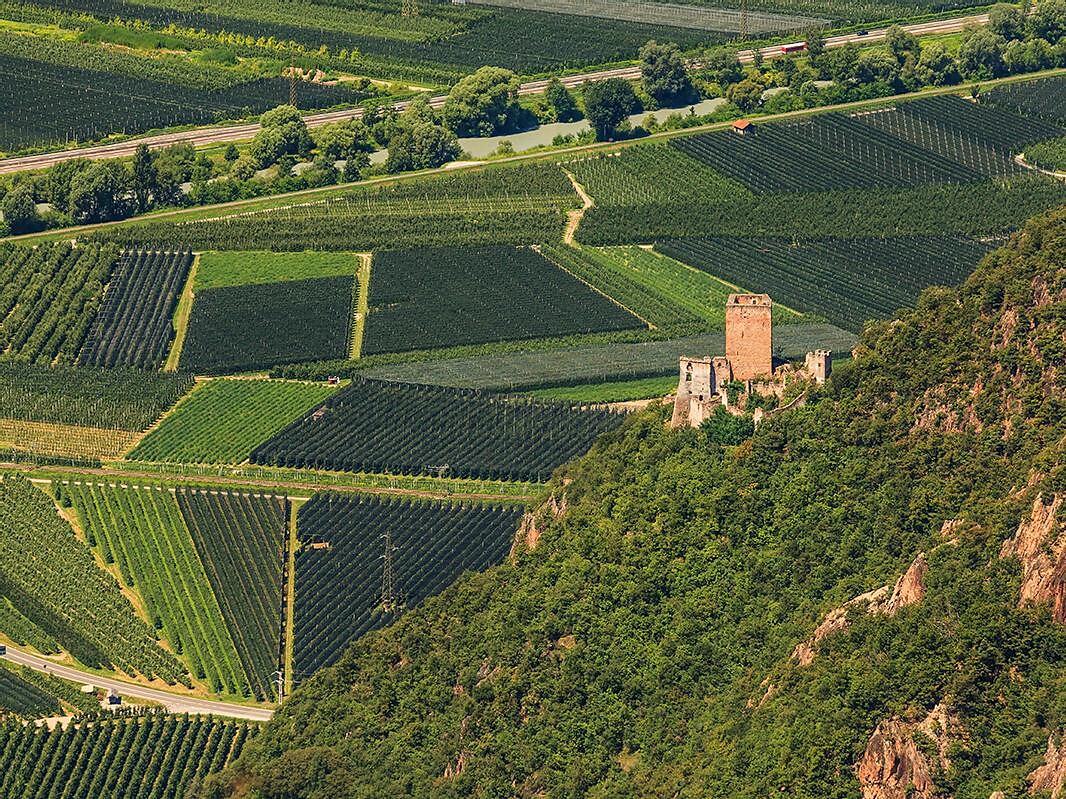 Castelronda Bolzano San Genesio Terlano Rovine Castle Neuhaus