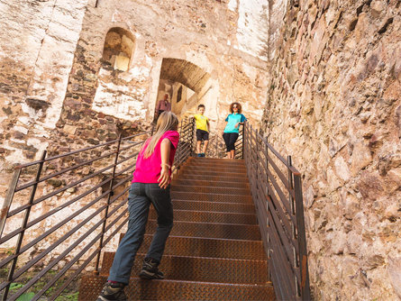Castle trail "Castelronda" Bolzano-San Genesio-Terlano Bolzano/Bozen 7 suedtirol.info