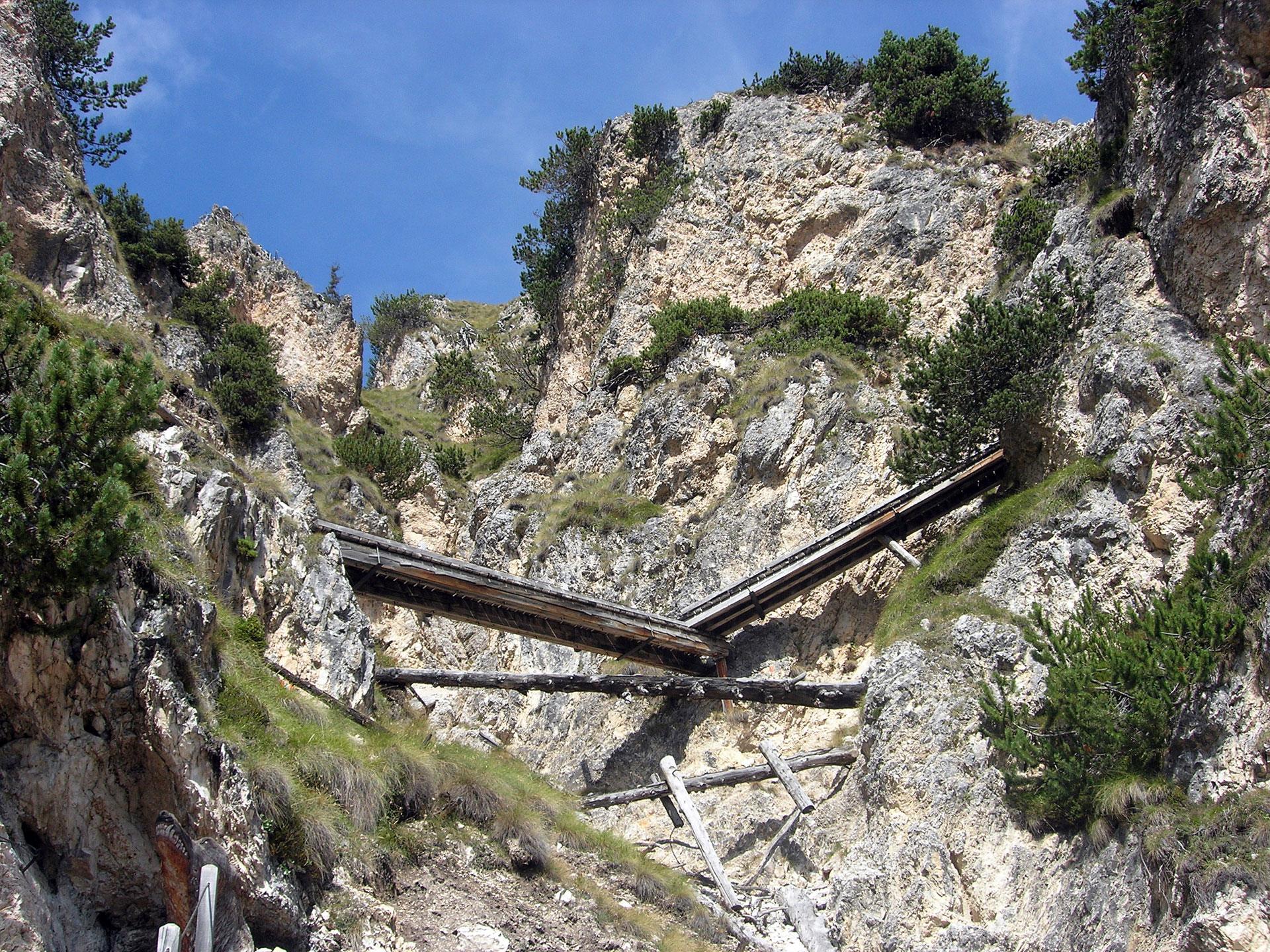 Mountain hike throug the Bärenloch at the Schlern Tiers am Rosengarten/Tires al Catinaccio 1 suedtirol.info