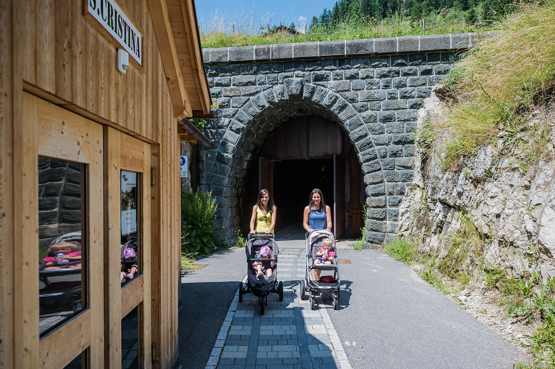 Percorso panoramico senza barriere architettoniche a S. Cristina: Giro del Paese - Regione dolomitica Val Gardena - #11 - suedtirol.info