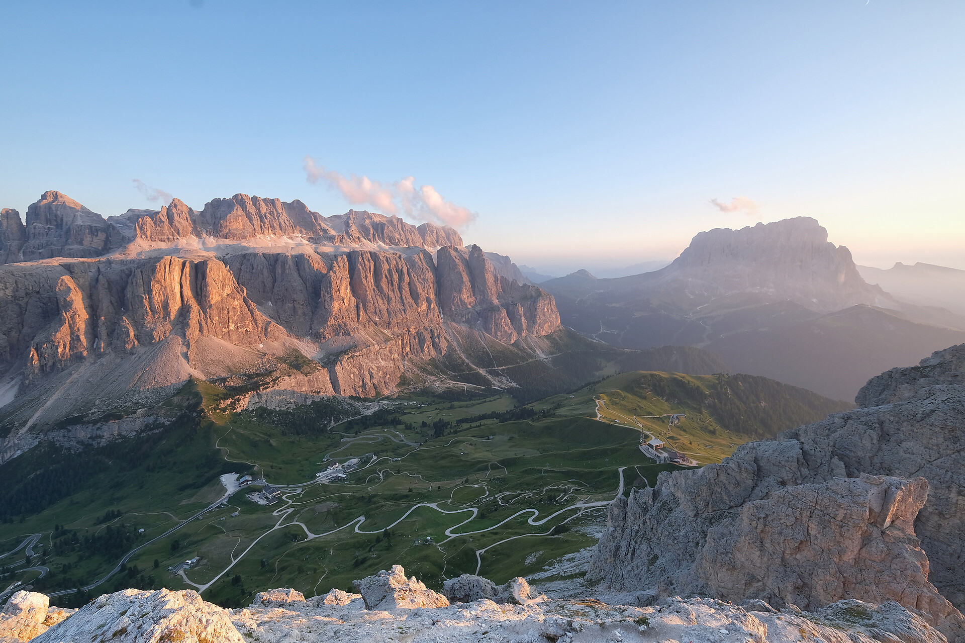 CURONA DE GHERDËINA DELUXE - TAPPA 3: Passo Gardena – Gruppo del Sella – Passo Sella - Regione dolomitica Val Gardena - #1 - suedtirol.info