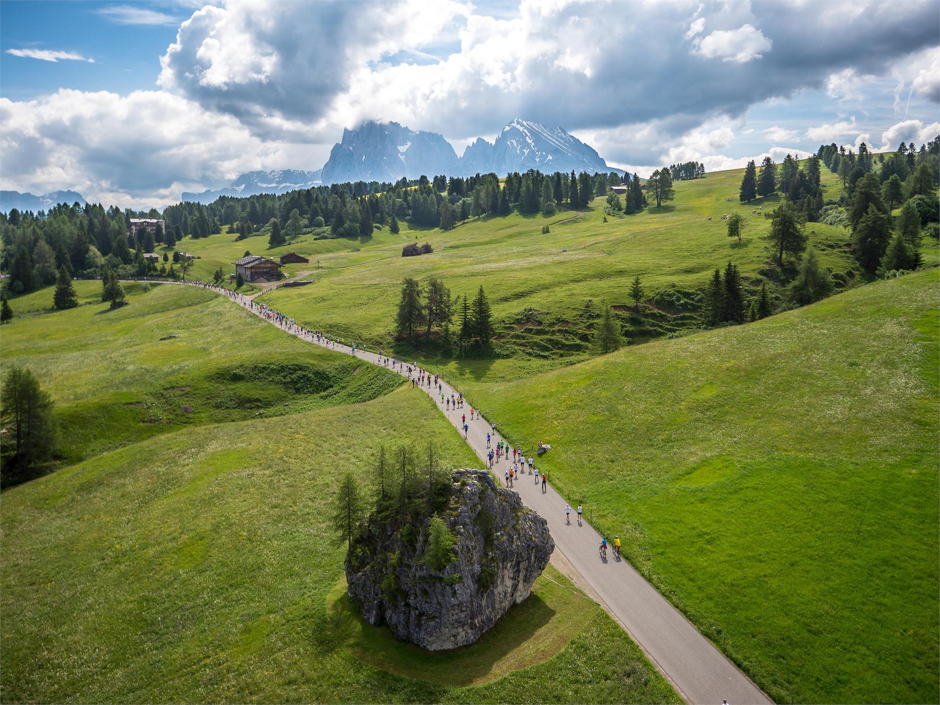 The Tschon boulder on the Seiser Alm Kastelruth/Castelrotto 1 suedtirol.info