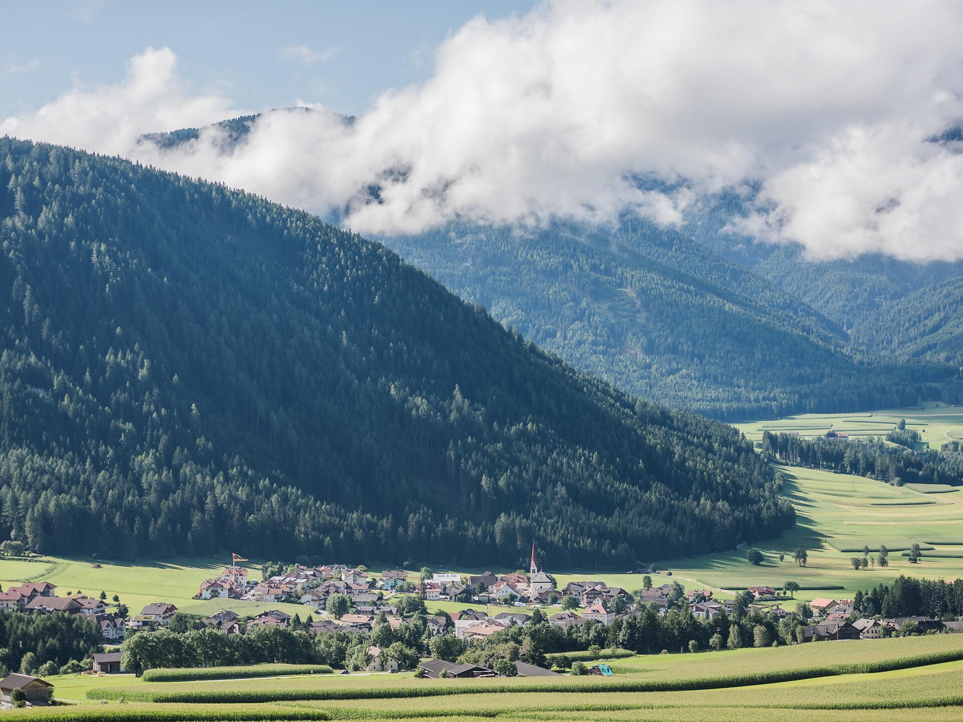 Dorfrundweg Rasen: Rundwanderung zwischen Nieder- und Oberrasen - Dolomitenregion Kronplatz - #5 - suedtirol.info