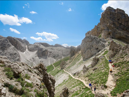 Dolomites World Heritage Geotrail II - Stage 4: from the Tierser Alpl Hut to Ortisei/St. Ulrich Kastelruth/Castelrotto 3 suedtirol.info