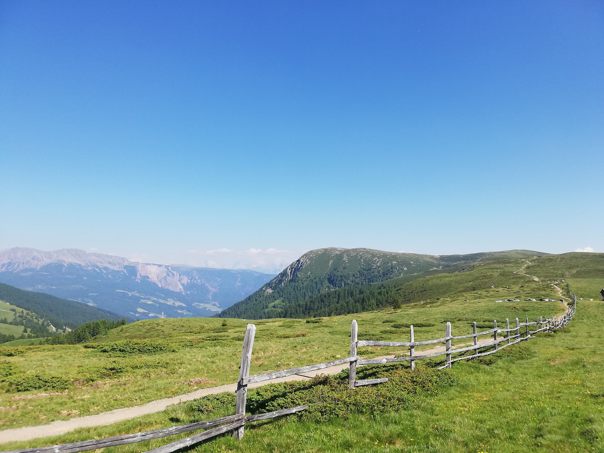 Schöne Aussichten auf die umliegende Bergwelt