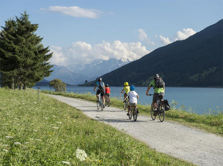 La pista ciclabile lungo l’Adige Via Claudia Augusta Curon Venosta 1 suedtirol.info