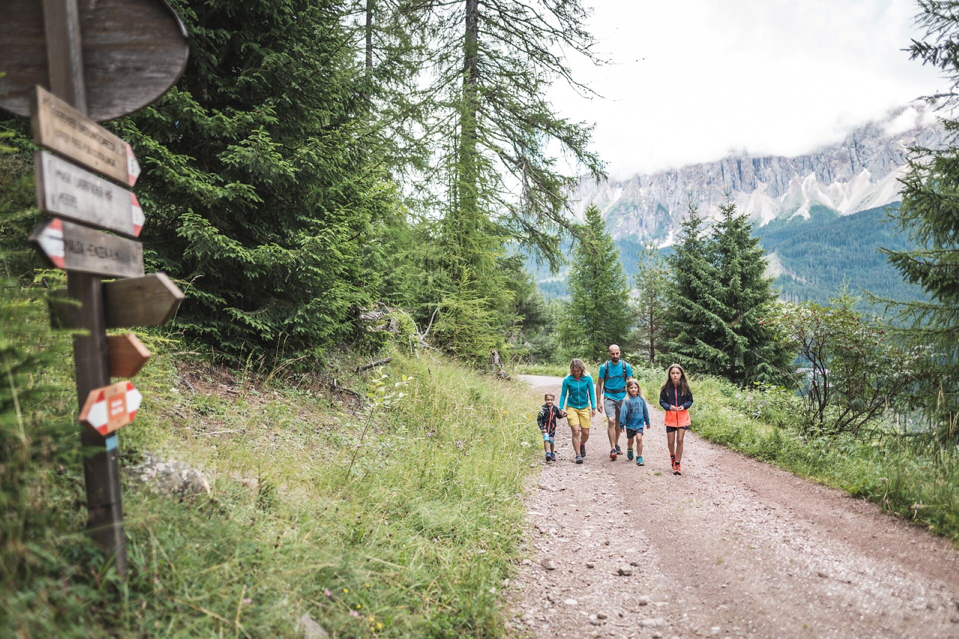 Familienwanderung von Karersee zum Elisabethdenkmal - Dolomitenregion Eggental - #7 - suedtirol.info