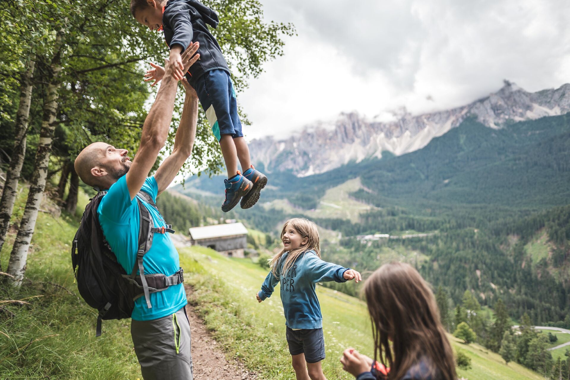 Familienwanderung von Karersee zum Elisabethdenkmal - Dolomitenregion Eggental - #5 - suedtirol.info