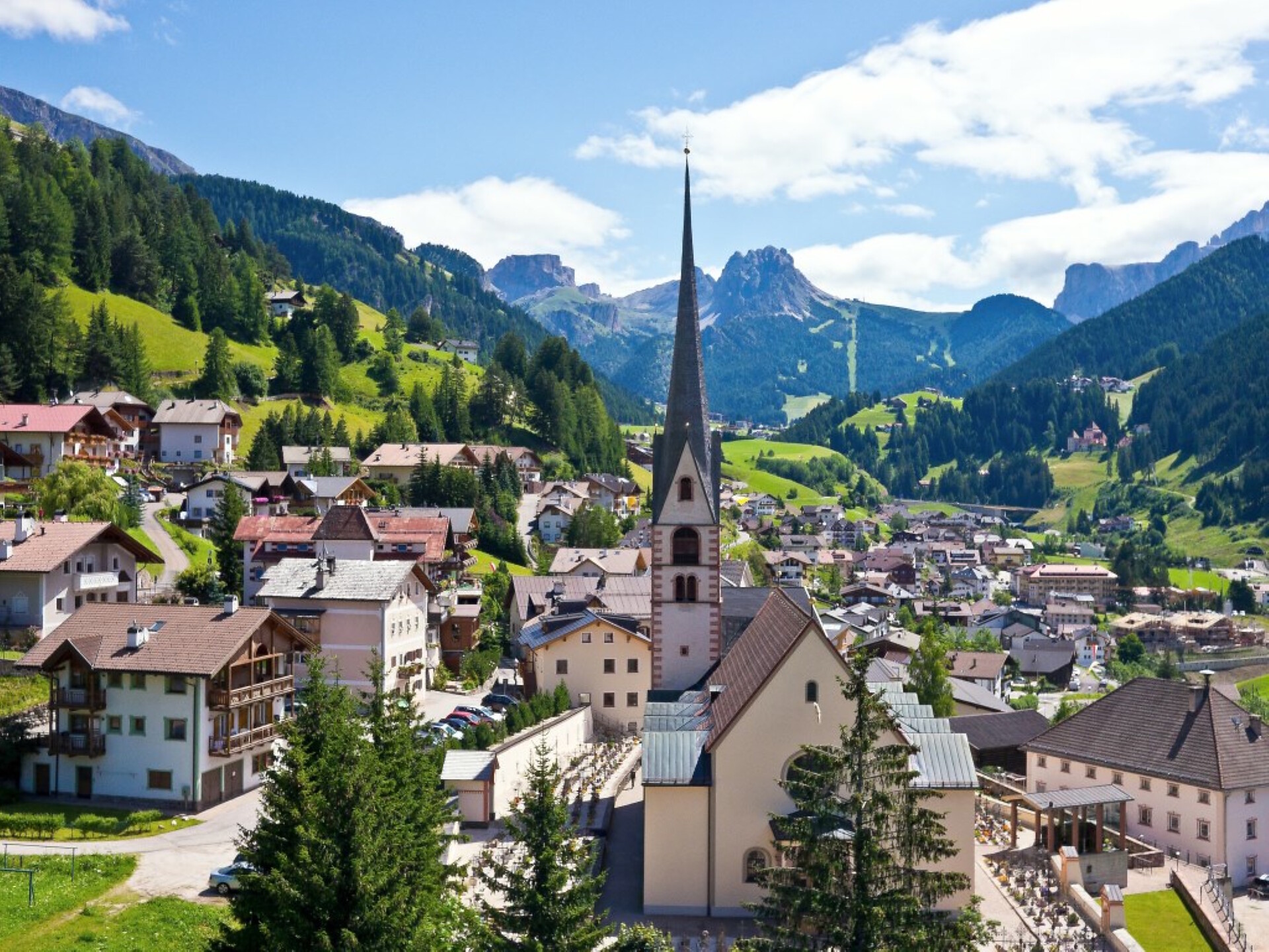The Val Gardena Railway trail - La ferata de Gherdëina - Dolomites Region Seiser Alm - #10 - suedtirol.info