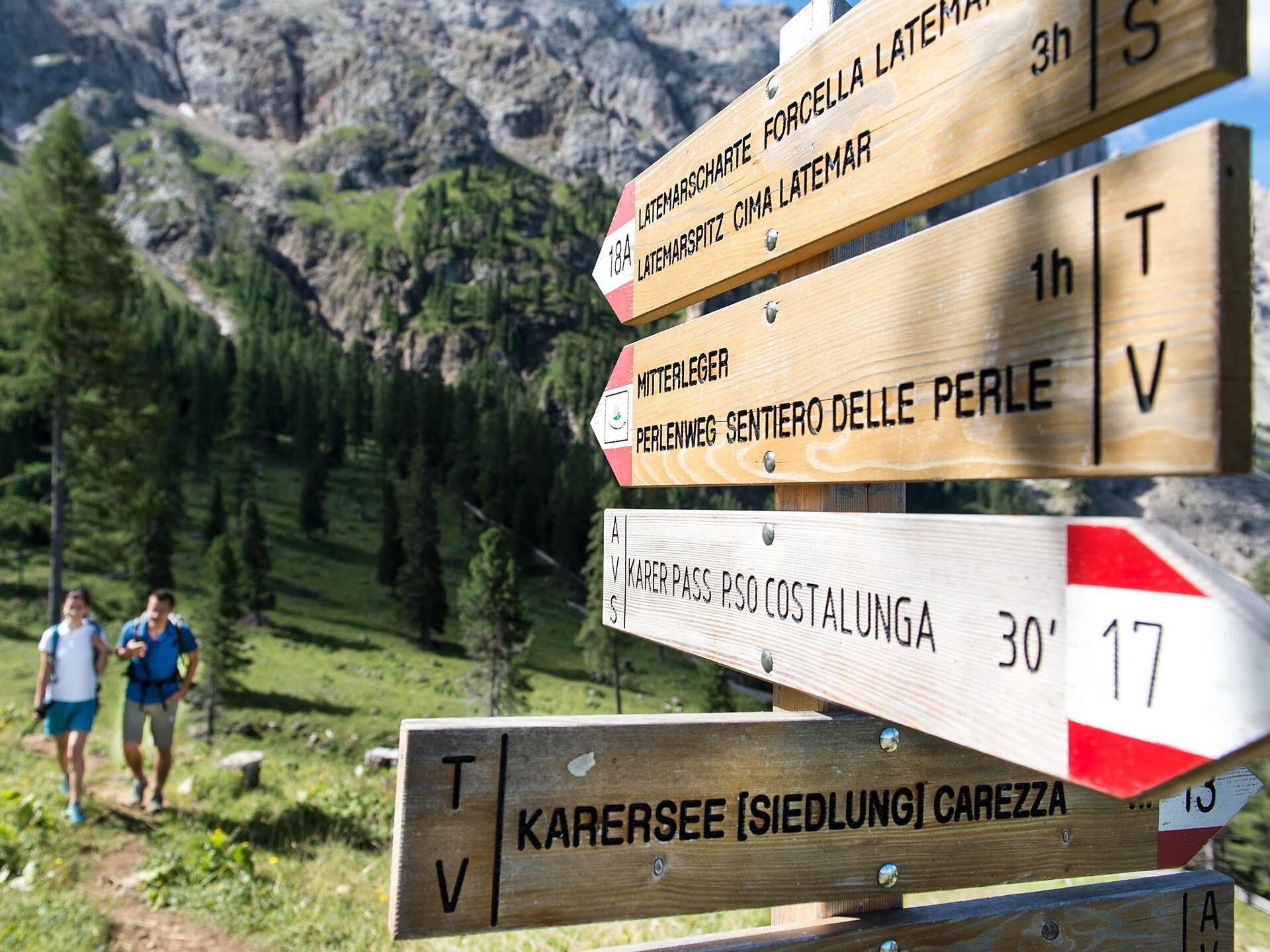 Escursione circolare Highlight: Lago di Carezza - Labirinto di rocce del Latemar - Eggental Mountain Cinema Prati del Latemar - Passo Costalunga Nova Levante 2 suedtirol.info