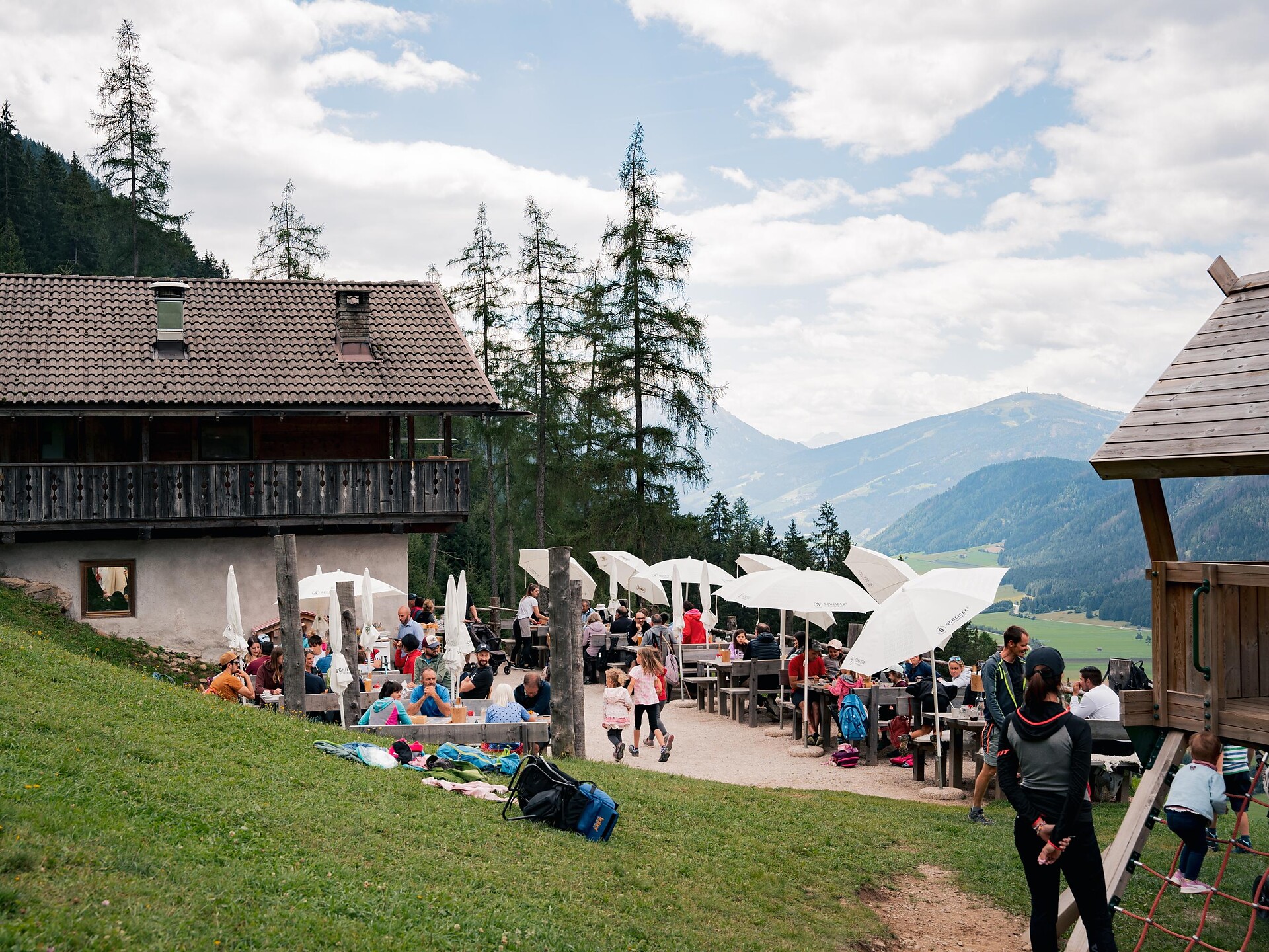 Familienwanderung zur Hofstatt Alm - Dolomitenregion Kronplatz - #6 - suedtirol.info