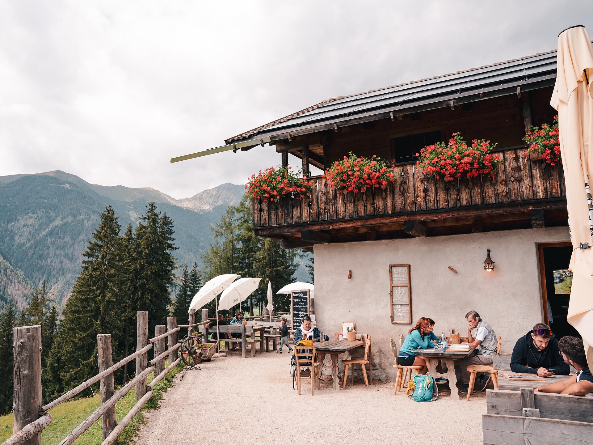 Familienwanderung zur Hofstatt Alm - Dolomitenregion Kronplatz - #4 - suedtirol.info