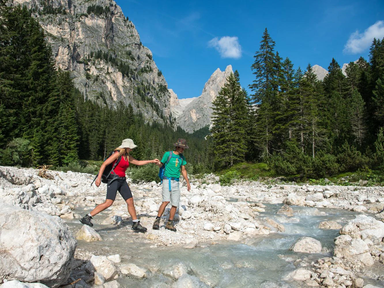 To the Rechter Leger clearing in the Tschamin Valley Tiers am Rosengarten/Tires al Catinaccio 3 suedtirol.info