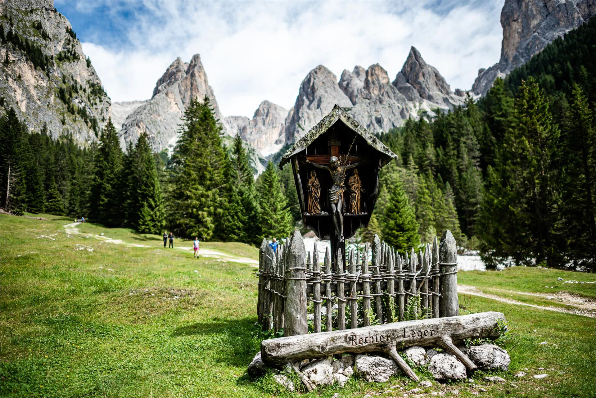 To the Rechter Leger clearing in the Tschamin Valley Tiers am Rosengarten/Tires al Catinaccio 2 suedtirol.info