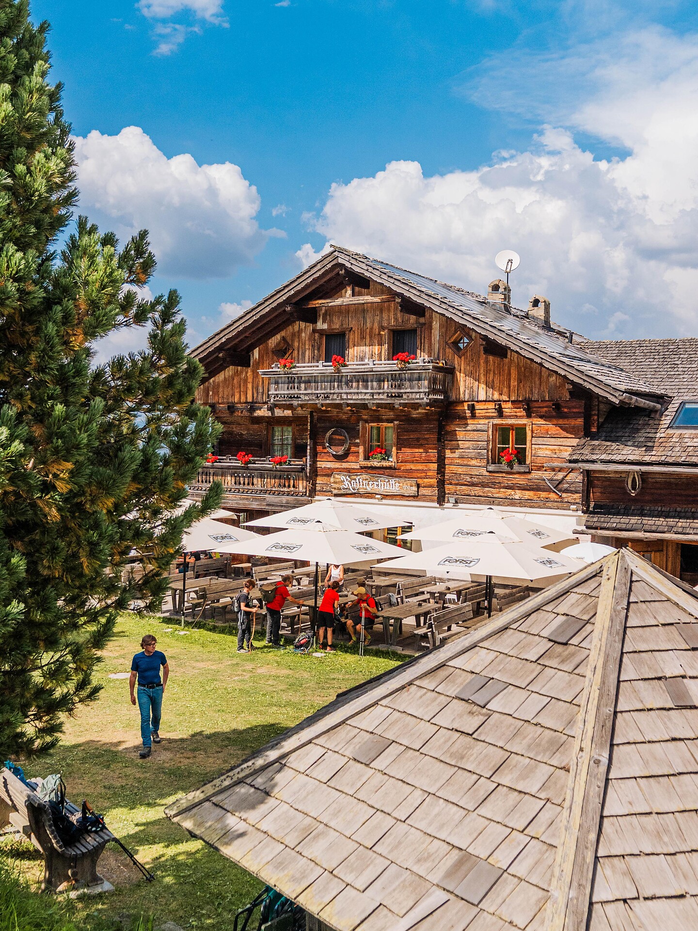 Hike from Ellen to the Rodenecker-Lüsner Alm - Dolomites Region Kronplatz/Plan de Corones - #6 - suedtirol.info