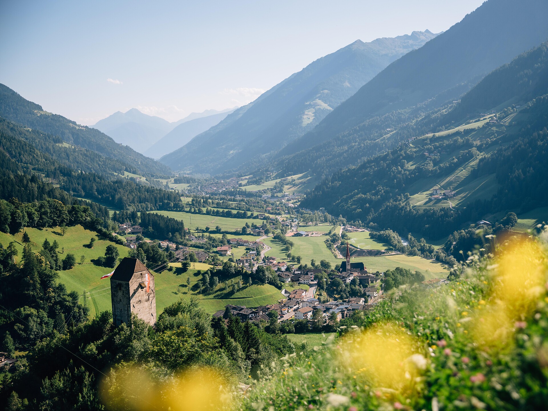 Sonnenrundgang Trail - Jaufenburg Castle in St. Leonhard - Meran/Merano and environs - #4 - suedtirol.info
