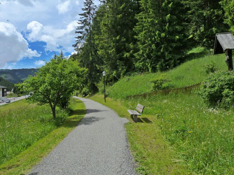 Jogging on the old railway Sëlva/Selva 1 suedtirol.info