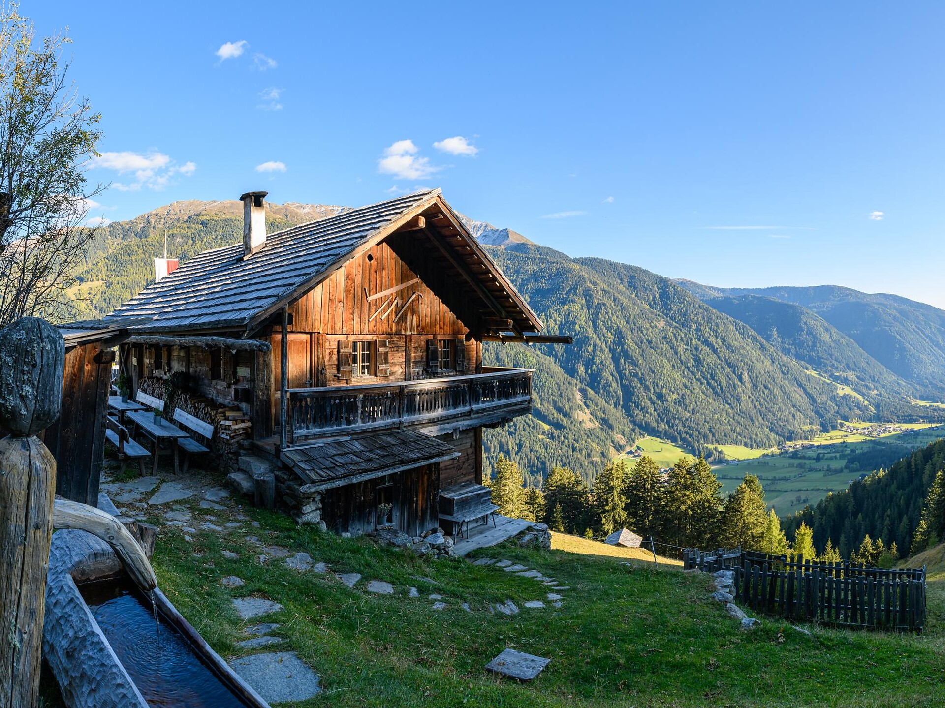 Hike to Kumpflalm hut - Dolomites Region Kronplatz/Plan de Corones - #1 - suedtirol.info