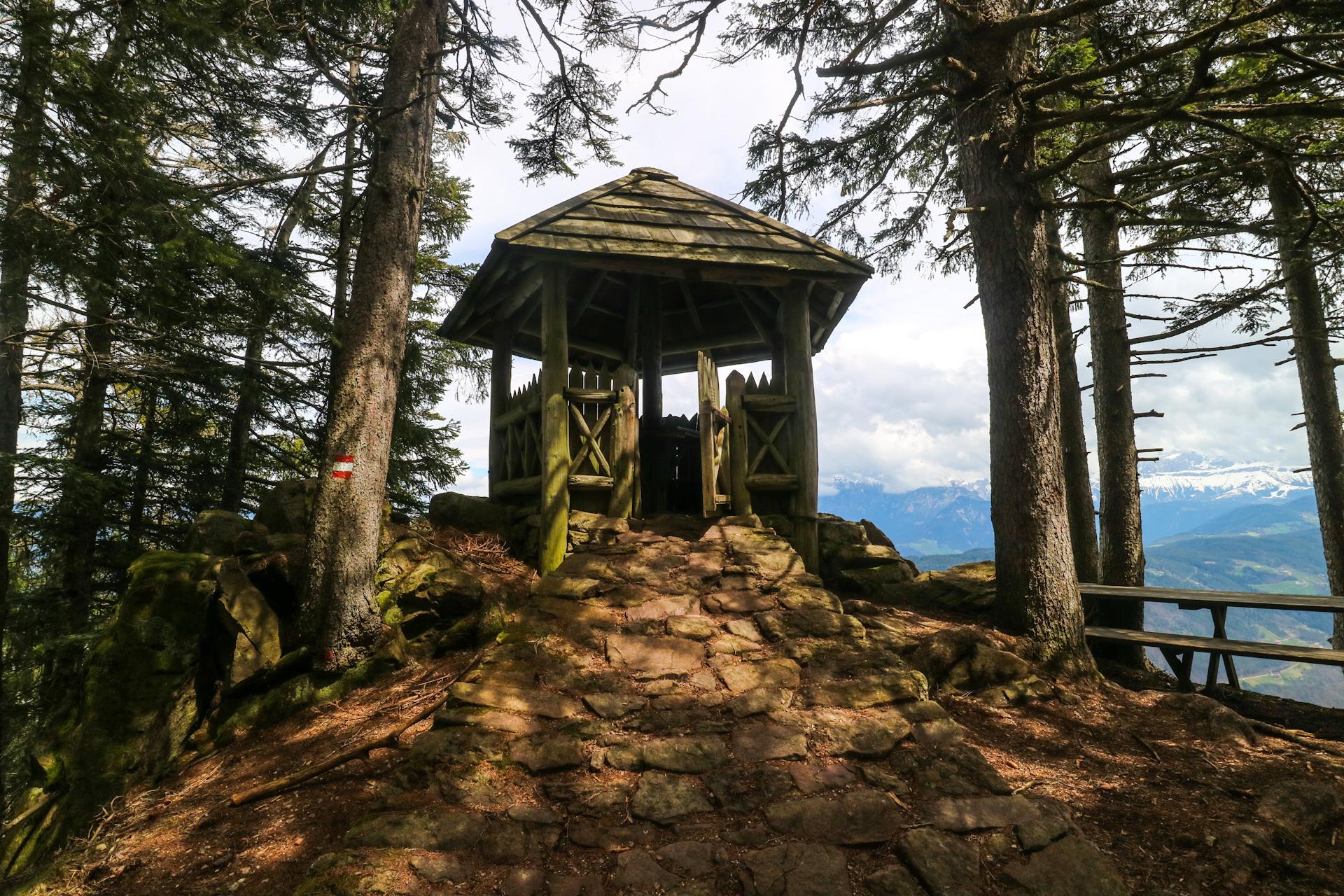 Colle/Kohlern: Forest walk with panoramic surprise Bolzano/Bozen 1 suedtirol.info