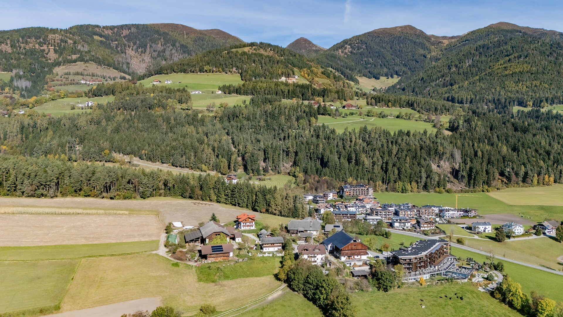Short Village Walk in Hofern - Dolomites Region Kronplatz/Plan de Corones - #1 - suedtirol.info