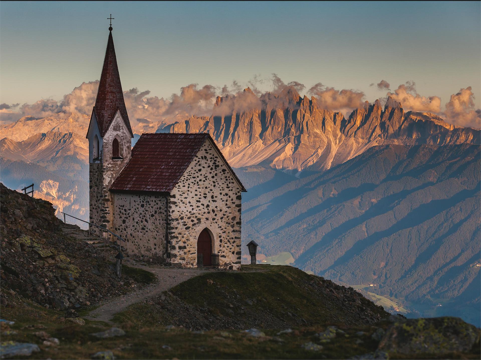 Escursione guidata alla Croce di Lazfons Chiusa 1 suedtirol.info