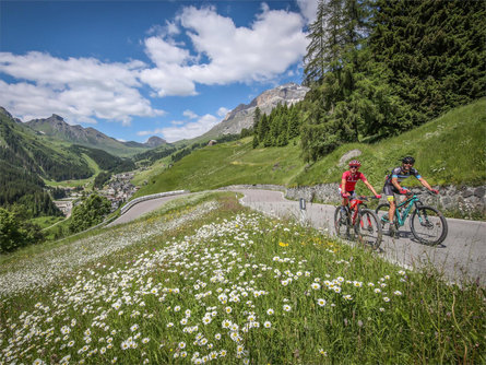 Lange Rennradrunde zum Würzjoch Wolkenstein 1 suedtirol.info