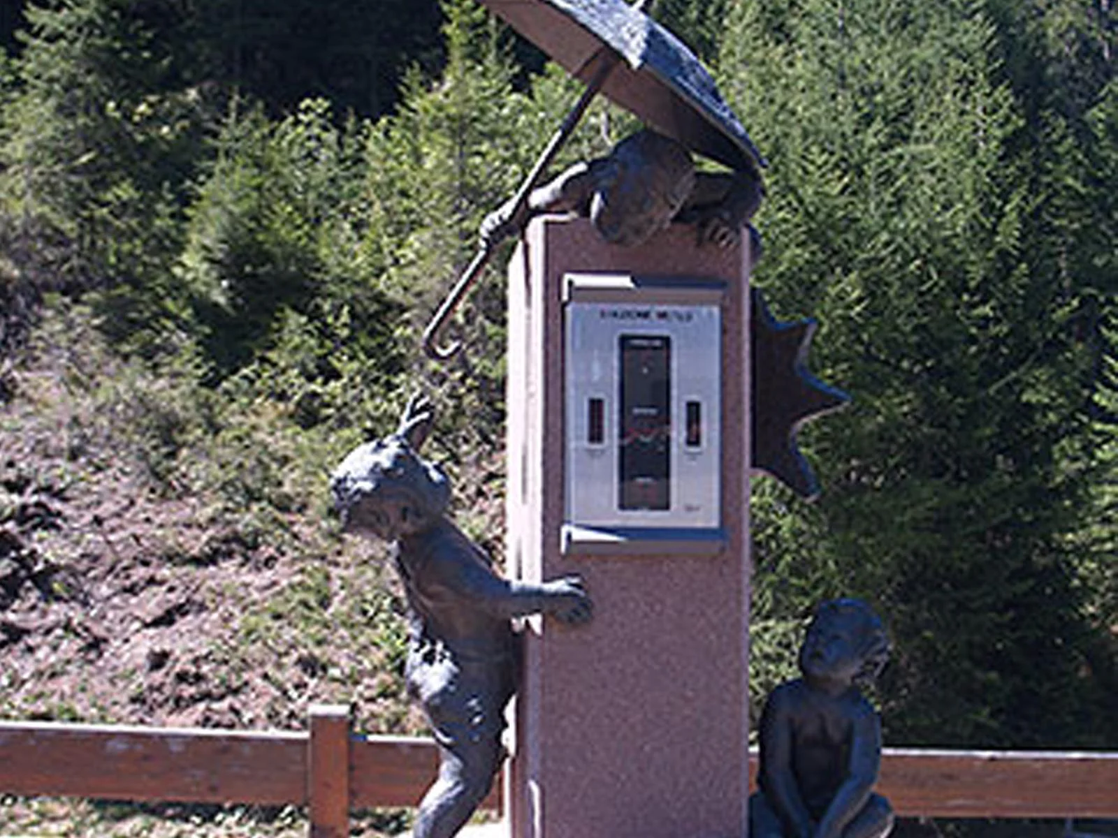 La Ferata – The old railway line featuring Bronze Sculptures and Snow Depths - Winter Sëlva/Selva 1 suedtirol.info