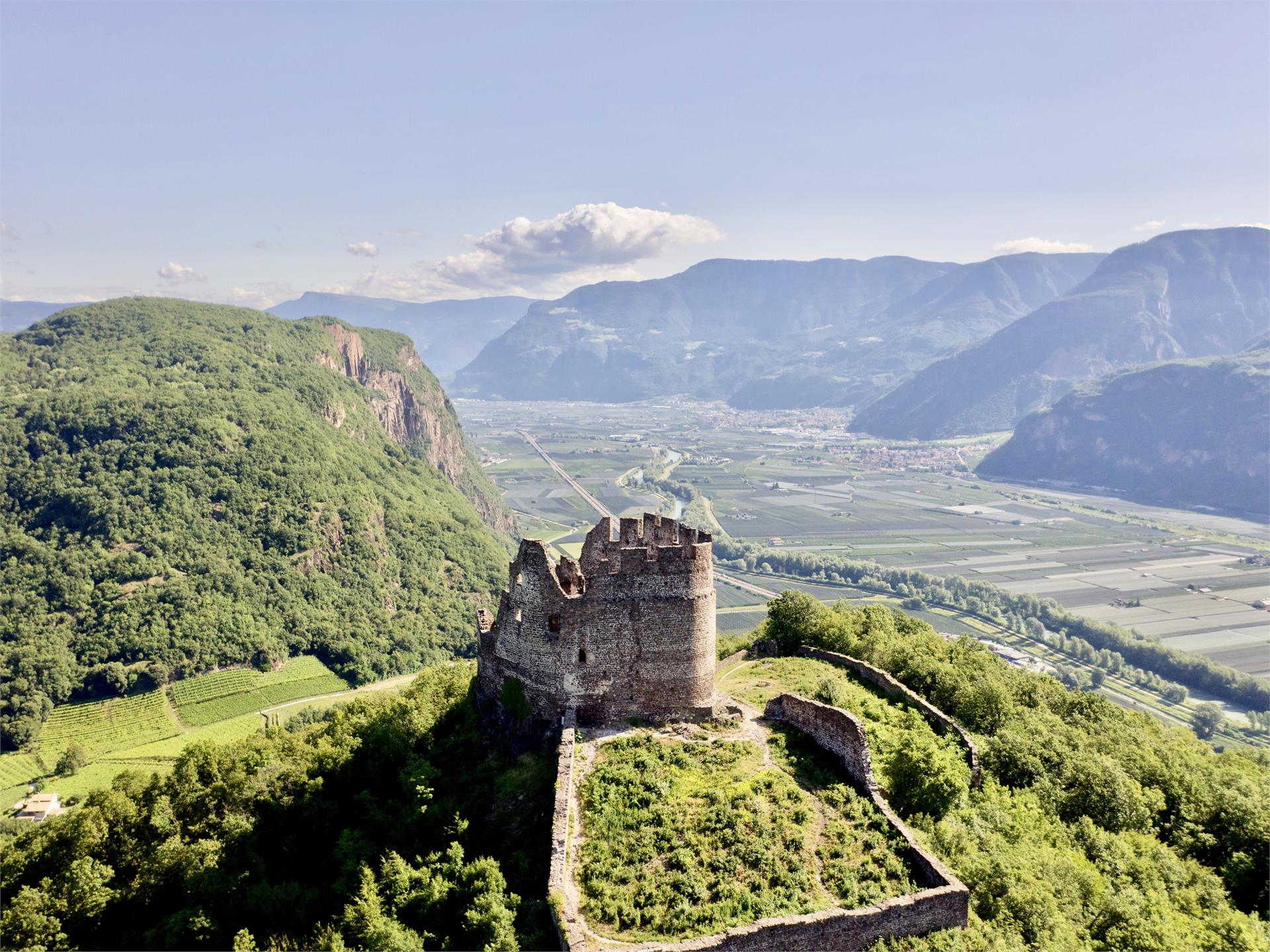 Castelchiaro Caldaro sulla Strada del Vino 2 suedtirol.info