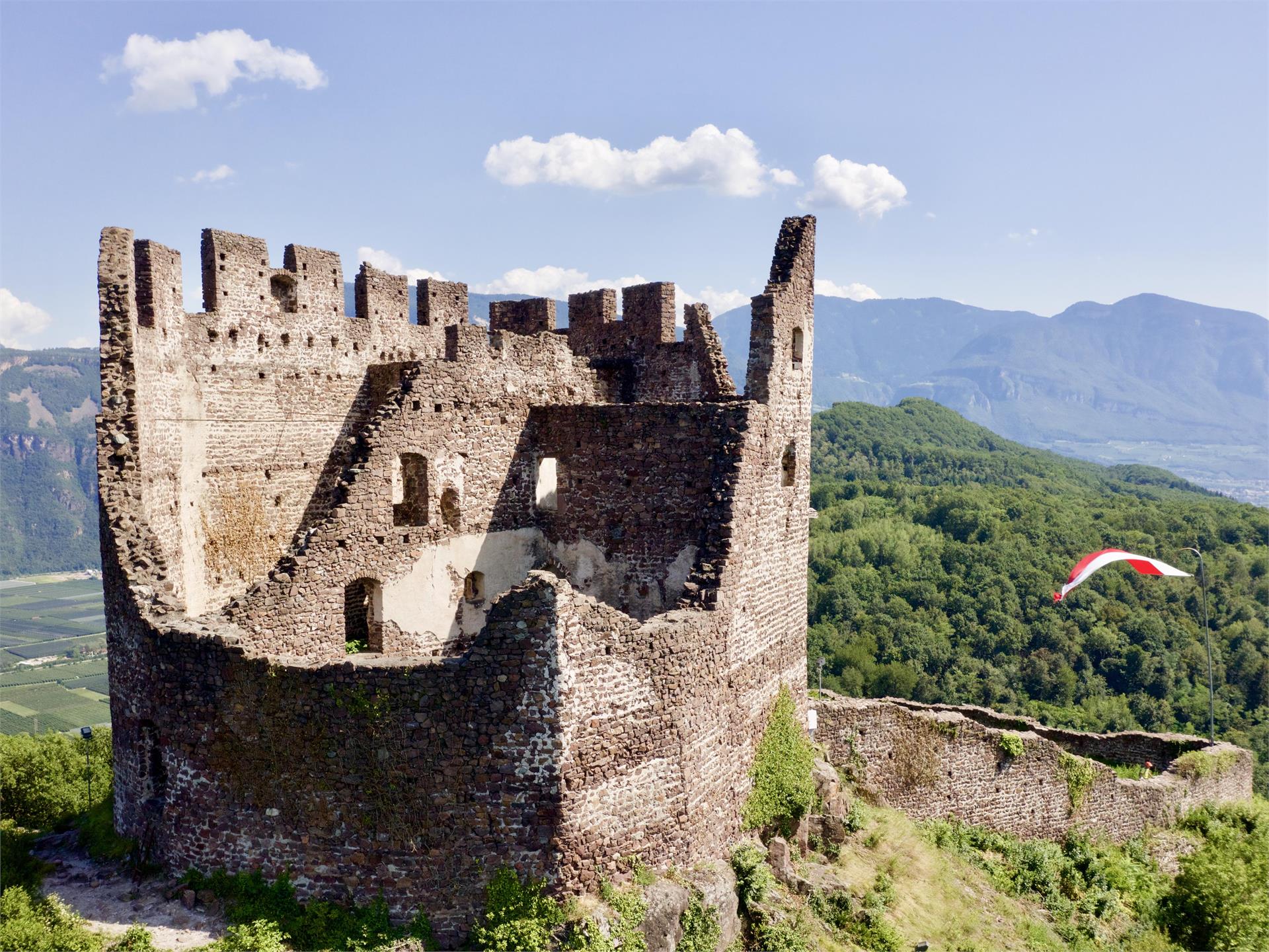 Castelchiaro Caldaro sulla Strada del Vino 1 suedtirol.info